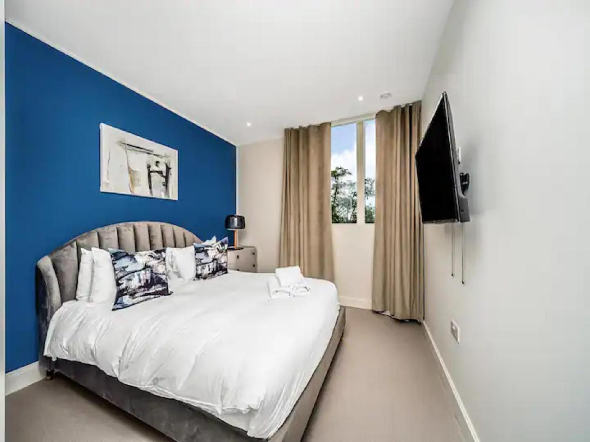 Apartamento Pass The Keys Penthouse Oasis In Trendy Fulham Londres Exterior foto