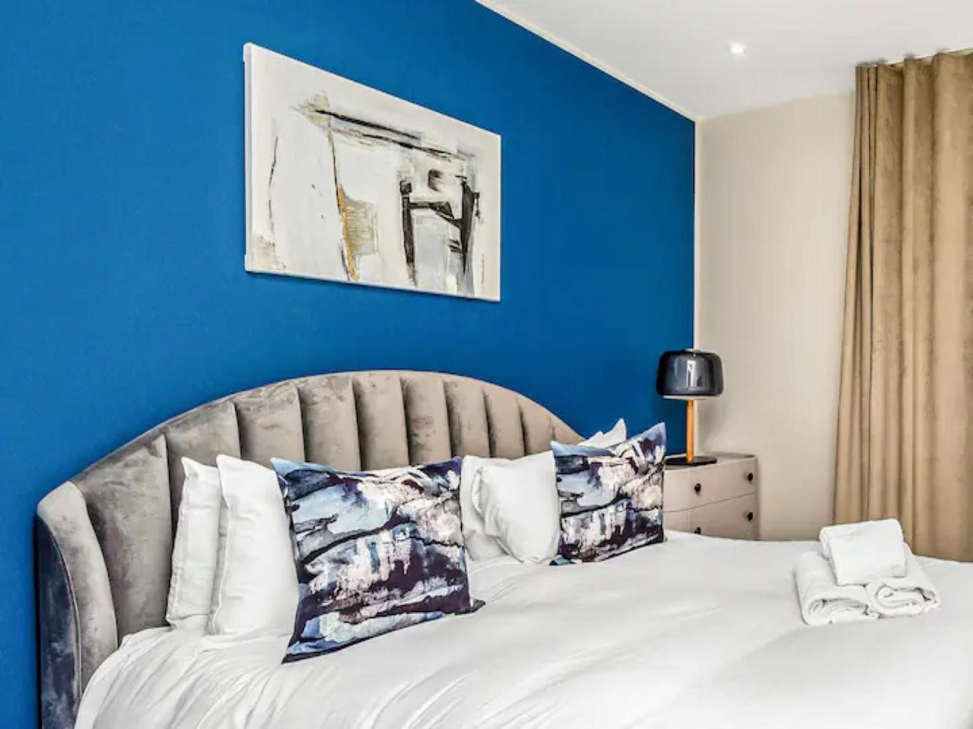 Apartamento Pass The Keys Penthouse Oasis In Trendy Fulham Londres Exterior foto