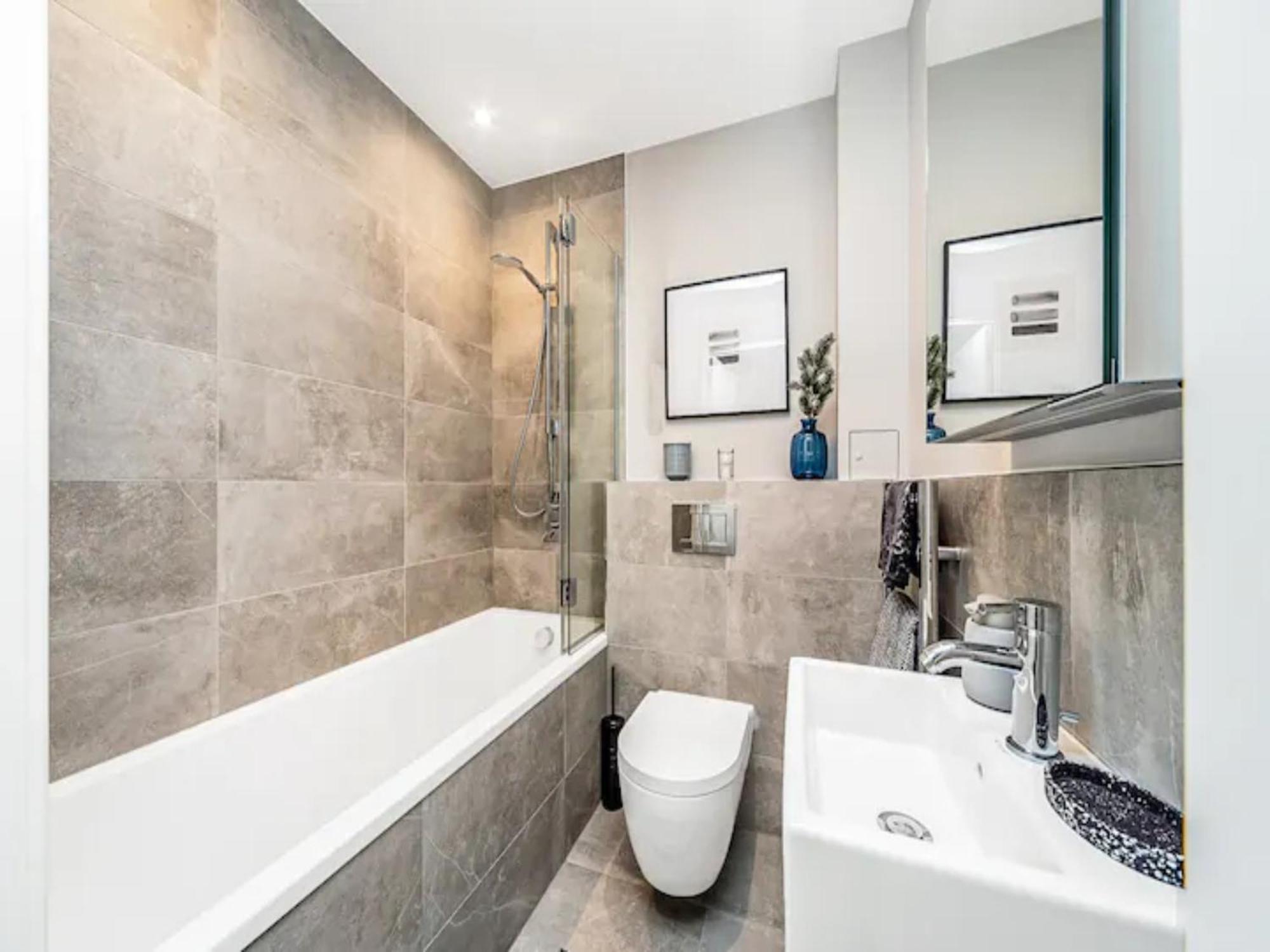 Apartamento Pass The Keys Penthouse Oasis In Trendy Fulham Londres Exterior foto