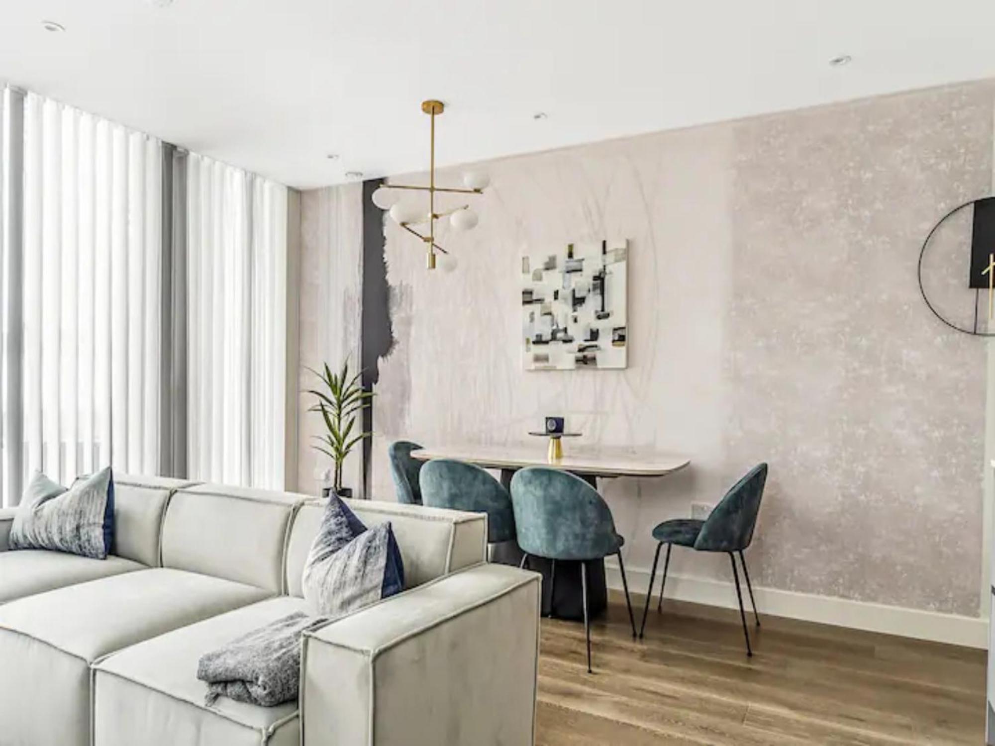 Apartamento Pass The Keys Penthouse Oasis In Trendy Fulham Londres Exterior foto