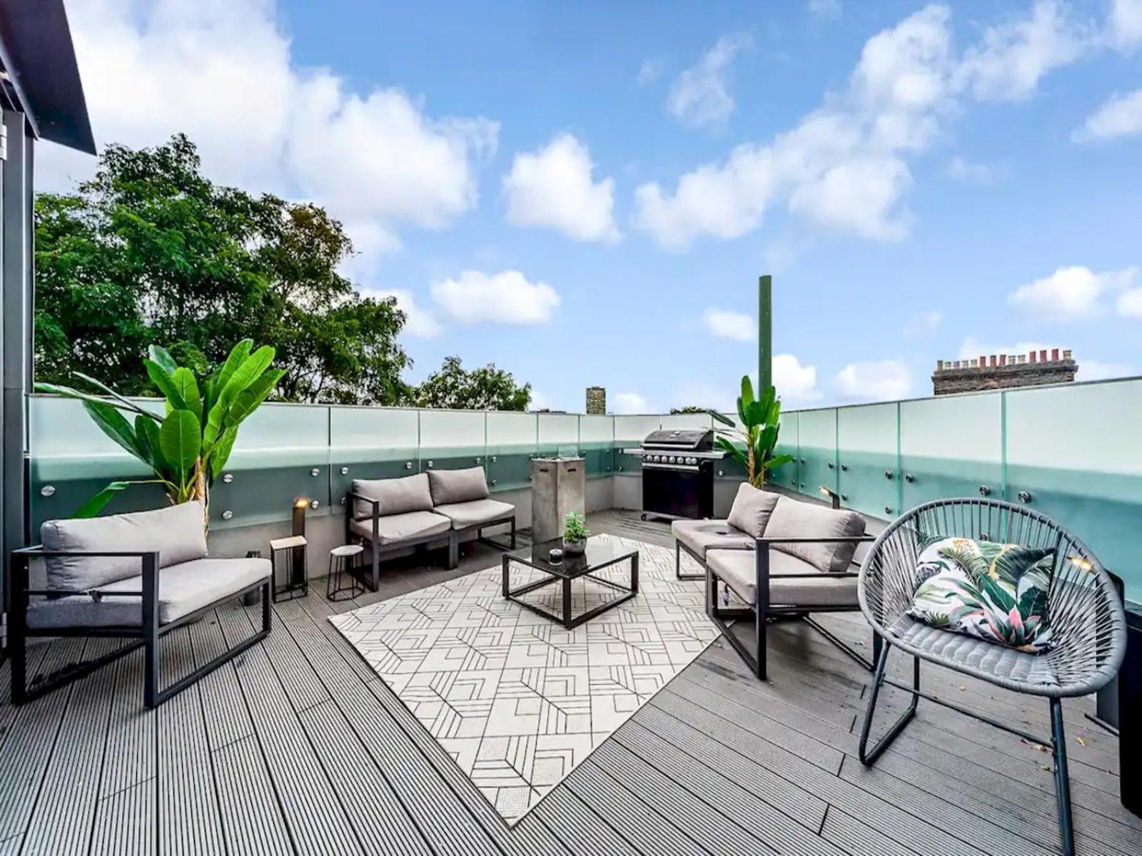 Apartamento Pass The Keys Penthouse Oasis In Trendy Fulham Londres Exterior foto